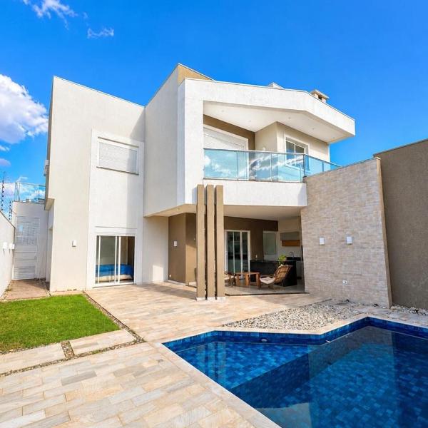Casa de Alto Padrão com Piscina e Área Gourmet