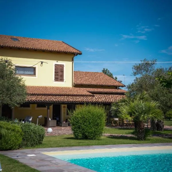 SU PASSU Country House – hotel w mieście Fertilia