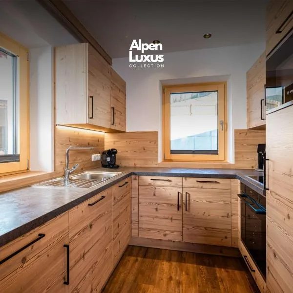 BEIM LOIS Dorfblick - 2 Floors & Sauna Access، فندق في جيرلوس