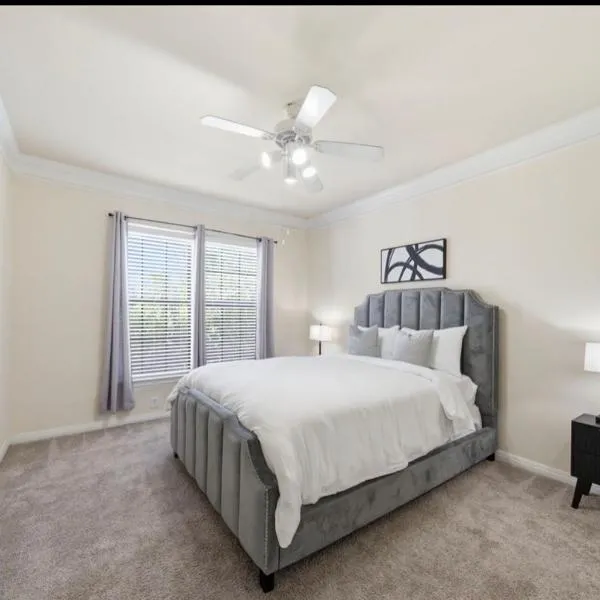 Modern 2BR 2BA Near NRG Stadium & Museum District, hotel u Houstonu