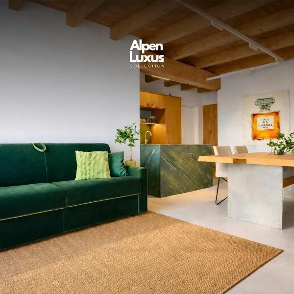 PENTHOUSE N'4 - Rooftop Terrace, Sauna & Whirlpool Access, hótel í Kramsach