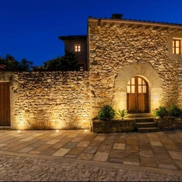 Apartamentos Palación de Santillana โรงแรมในซันติยานาเดลมาร์