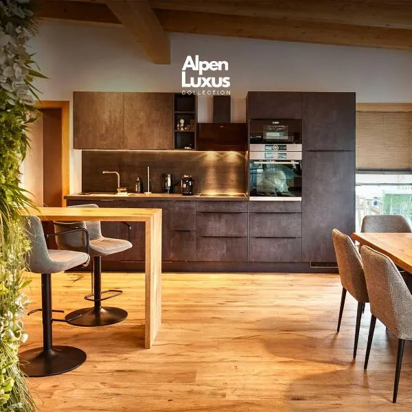 ViVaZILARE - Design Loft with Terrace, hotel em Fügen