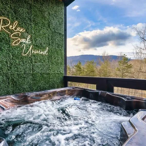 Beautiful Smoky Mountain Views with Hot Tub Game Room, hotel Gatlinburgben