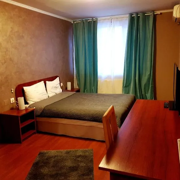 Hotel Mic, hotel in Clinceni