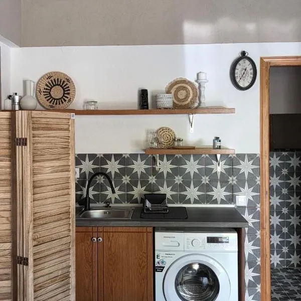 Levanta apartment, hotel Aszprováltában