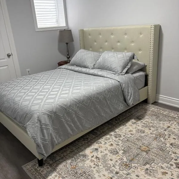 The Basement apartment, hotel em Milton