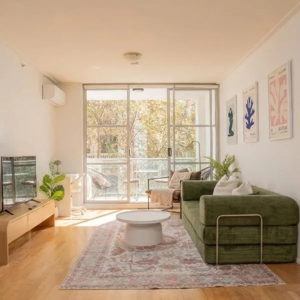 Modern City-Centre Apartment on Kent with Pool, Gym & Free Parking, hotel i Sydney