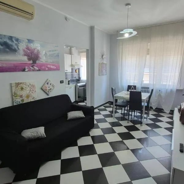 Appartamento Saretta، فندق في آستي