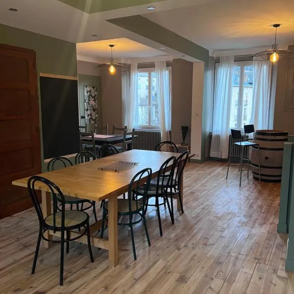 Le Kompost'l chambre en gîte 2 pers, Hotel in Saint-Privat-dʼAllier