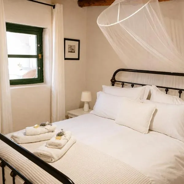 Old Corner Cottage, hotelli kohteessa McGregor