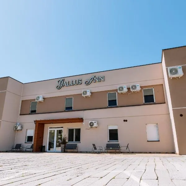 Gallus Inn, hotel u gradu Aleksinac