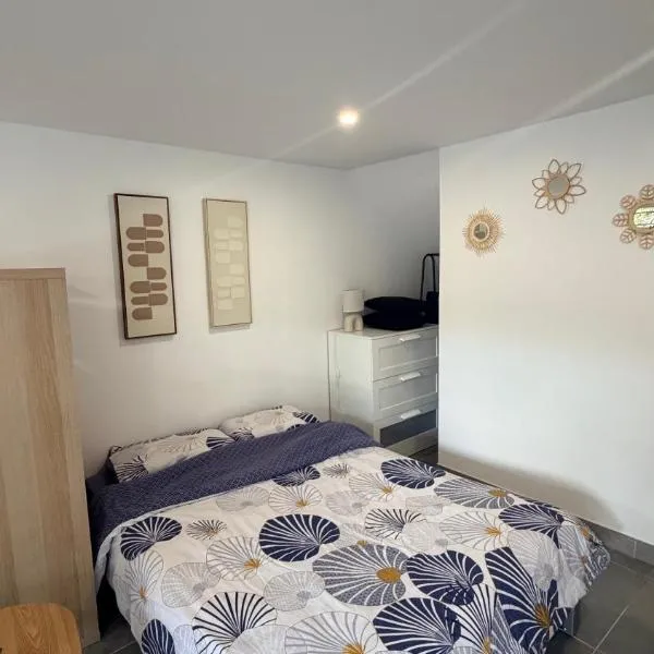 Studio Neuf Moderne & Indépendant - Proche Gare, Paris, готель у місті Quincy-sous-Sénart