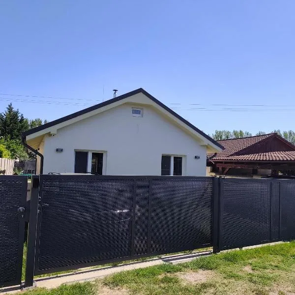 Villa de Calma Samorin, готель у місті Шаморін