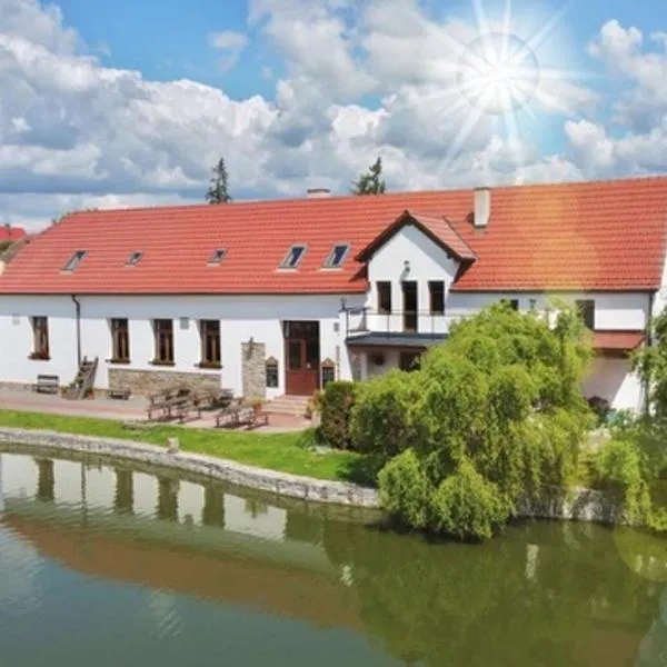Penzion U Hastrmana, khách sạn ở Varvažov