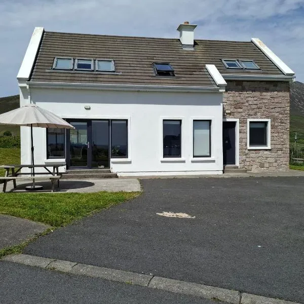 Keel Bay Holiday Homes, hotel in Achill