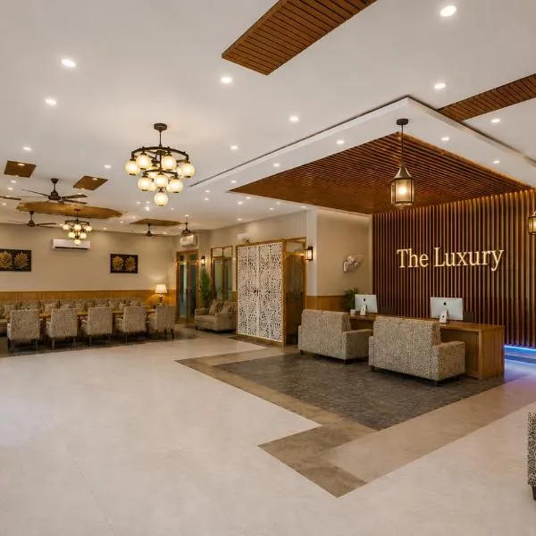Hotel The Luxury Delhi Airport
