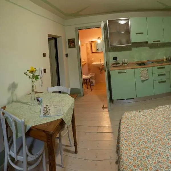 Villa Monica, hotell i Brentonico