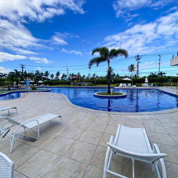 Muro Alto Condomínio Clube – Flats completos para a família por Yolo