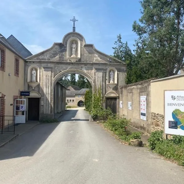 Hôtellerie Abbaye Port du Salut, hotel in Entrammes