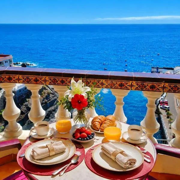 FRONT LiNE OCEAN ViEW 2BeD Wi-Fi YOUR HOLiDAY HOME, hotel in Puerto de Santiago