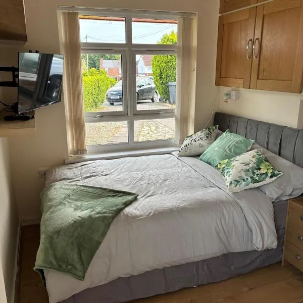 Garden Retreat Free Parking WiFi and Netflix, hotel em Wolverhampton