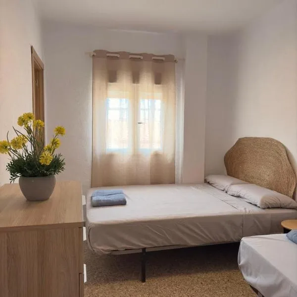Cala Queralt Hostel, hotel v mestu Sagunto