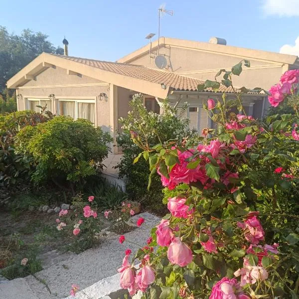 Villa Ewa, hotel em Págoi