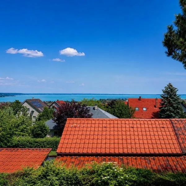 Csendes Panoráma Apartman, hotel v destinácii Balatonalmádi