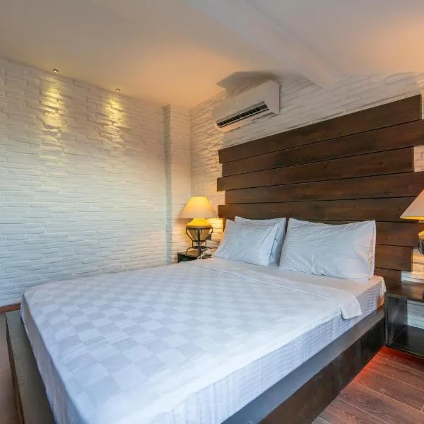 Manaspark Deluxe Hotel, viešbutis mieste Eliudenizas