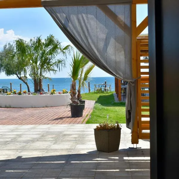 Calliroe Sea View, готель у місті Александруполіс