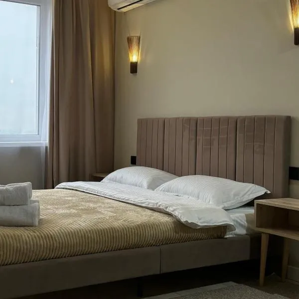 Cozy, comfortable apartment near the airport, hotel v destinácii Alma-Ata