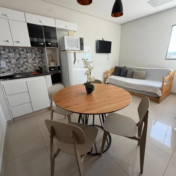 Kitnet 402 central, com ar cond, e tv, 4 andar sem elevador, hotel en Montes Claros