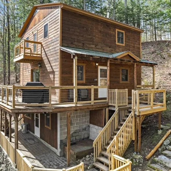 River Road Treehouse Retreat, hotel in Warrensburg
