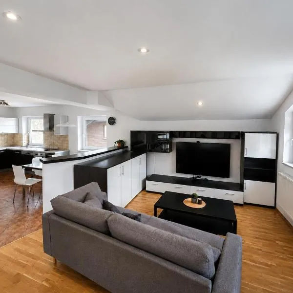 Alpine Forest Apartments, hotel in Radovljica