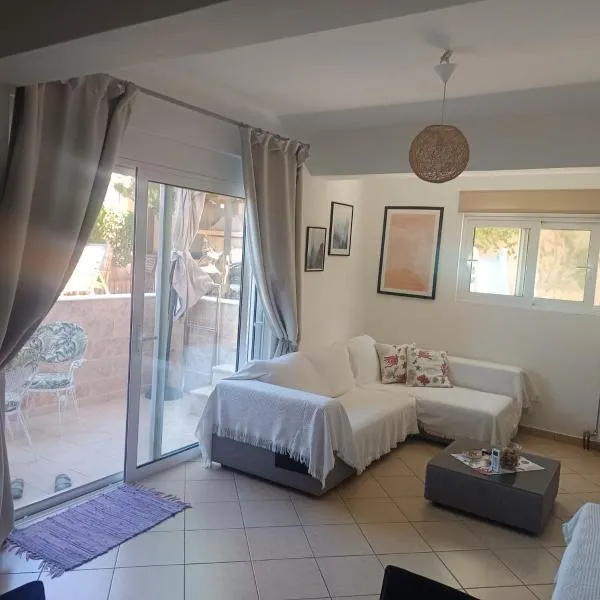 Airport Anasta Casa, hotel in Artemida