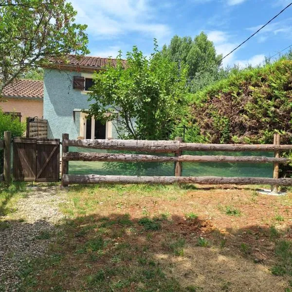 Les cyprès, Hotel in Lagorce