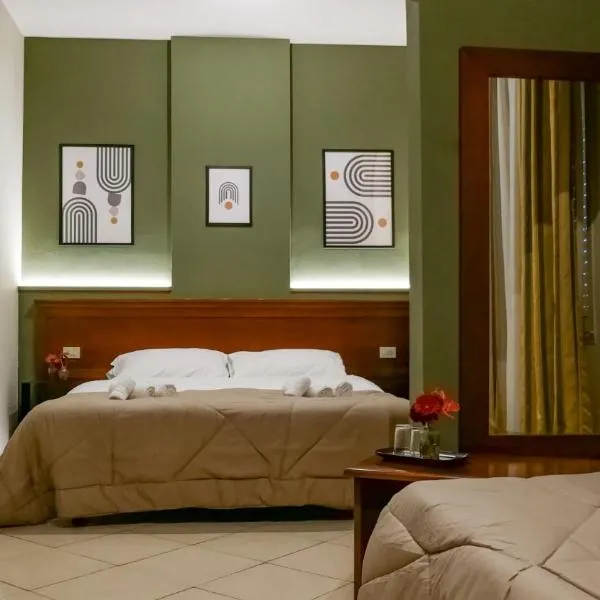 Barcellona-Pozzo di Gotto में, होटल Unico Hotel