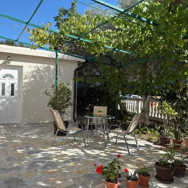 SM Studio Apartman, hotell sihtkohas Tivat