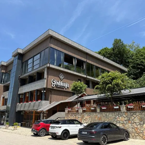HotelRestaurant Gështenja, hotel em Suharekë