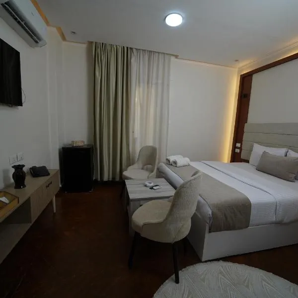 Triple garden view hotel, hotel al Caire
