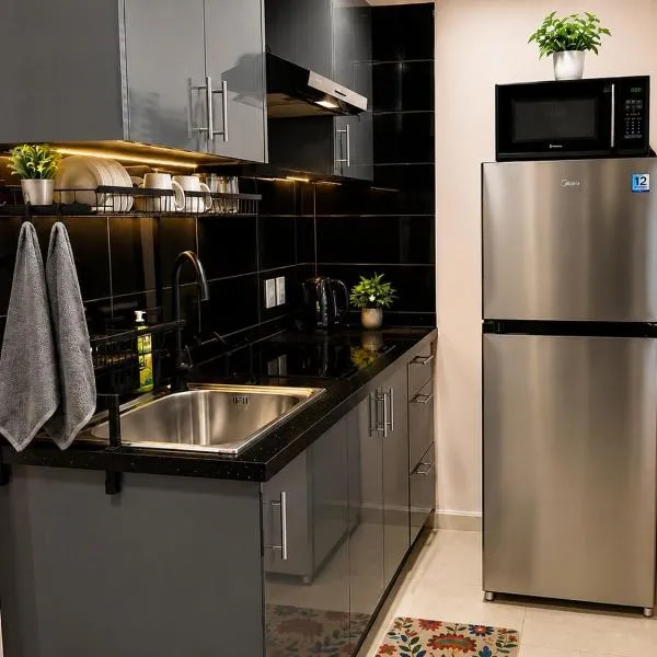 DOLFIJN STUDIOS 4 Spacious 2BR Apartment Fast WiFi AC North Paramaribo, hotel em Paramaribo