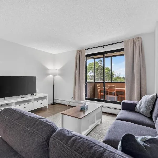 Stampede Central 2 Bedroom Condo - Pet Friendly，位于卡尔加里的酒店