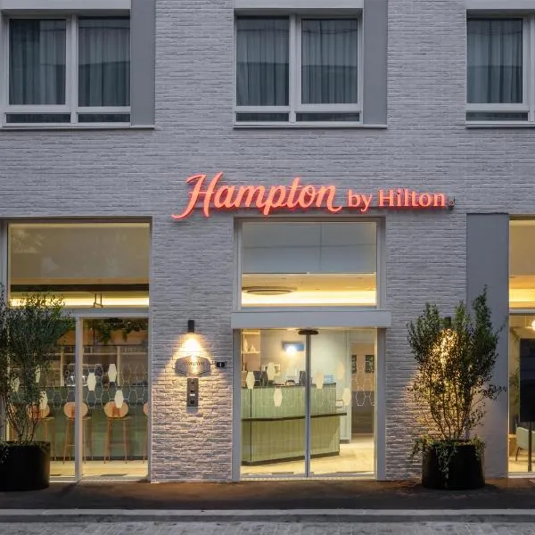 Hampton By Hilton Paris Saint Ouen: Saint-Ouen şehrinde bir otel
