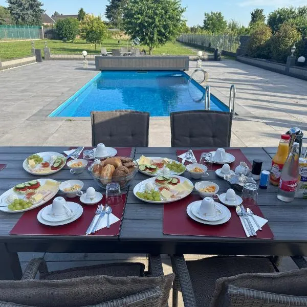 Premium Apartment near Cologne, hotel v destinácii Hürth