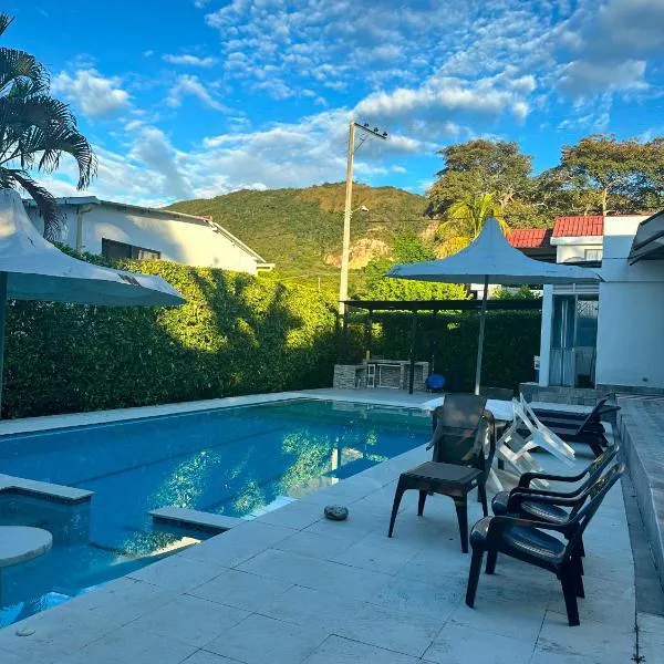 Hermosa Casa Campestre en Ricaurte Girardot, hotel u gradu Rikaurte