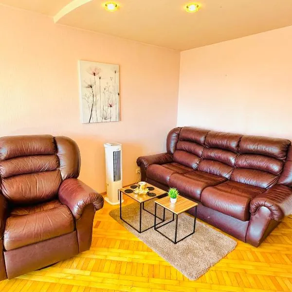 SPACIOUS Apartment in the SUN CITY, готель у місті Шяуляй