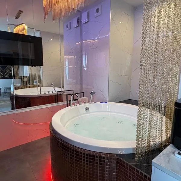 Jacuzzi Glass-House Central Station, hotell i Kraków