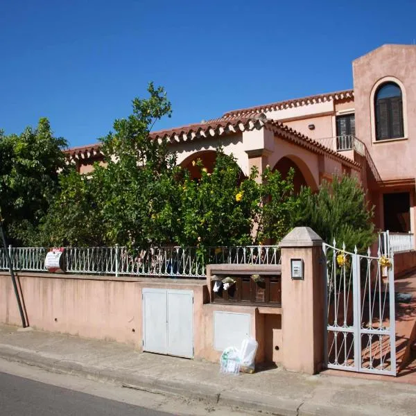 Porto Frailis, hotel in Àrbatax