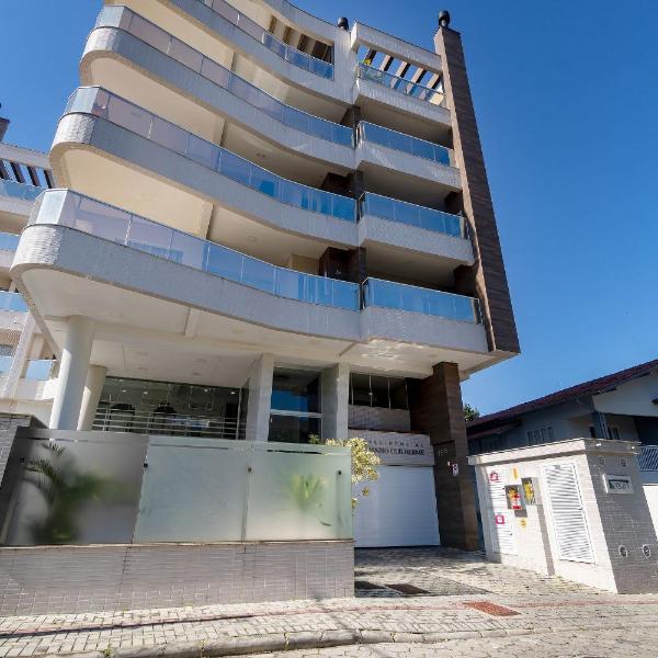 Cobertura Duplex em Condomínio com Piscina